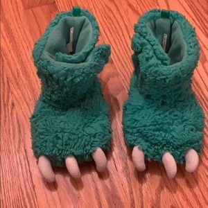Toddler slippers M 7/8 monster feet